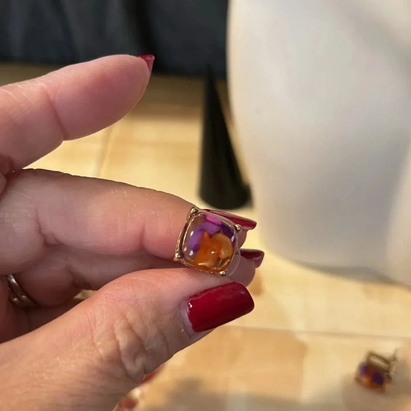 Earrings 🤗 - Picture 3 of 3